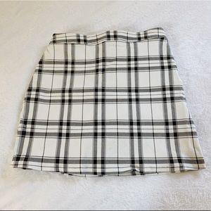 Forever 21 - White and Black Plaid Skirt